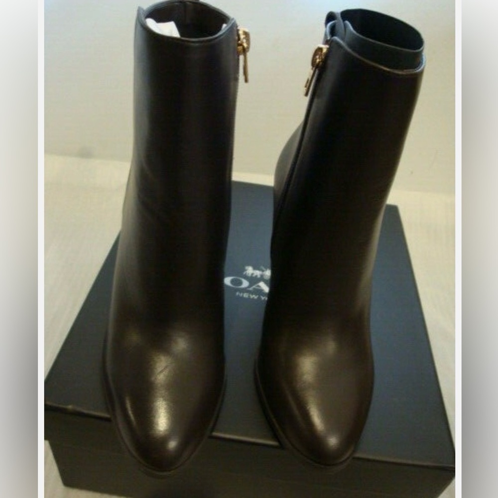 Elegant Black Ankle Boots